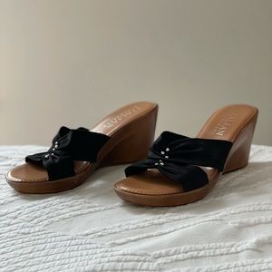 ITALIAN SHOEMAKERS WEDGES BLACK SIZE 7.5